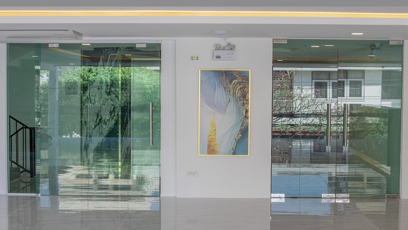 Imagen de los interiores del Hotel B2 Huai Khwang Premier. Foto 15