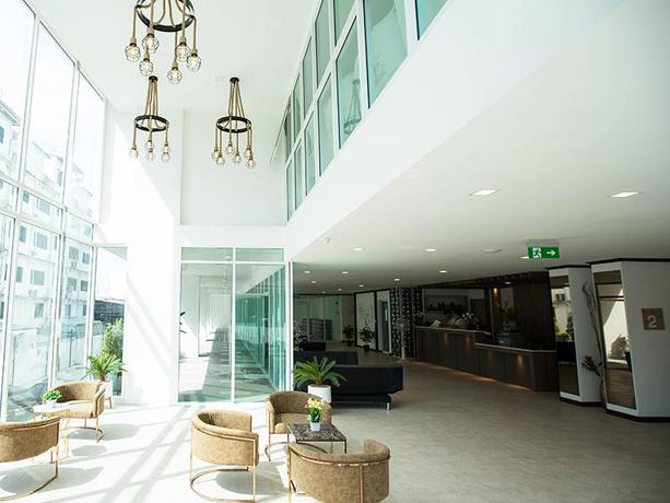 Imagen de los interiores del Hotel B2 Nakhon Sawan Premier. Foto 7