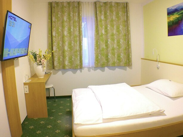 Imagen de la habitación del Hotel B3. Foto 19