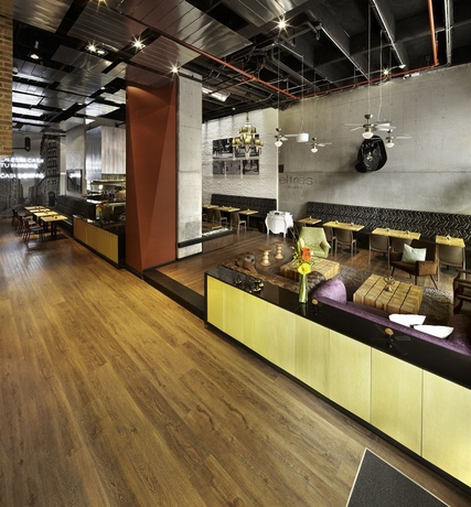 Imagen del bar/restaurante del Hotel B3 Virrey. Foto 3