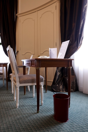 Imagen de la habitación del Hotel B4 Grand Hotel Lyon. Foto 4