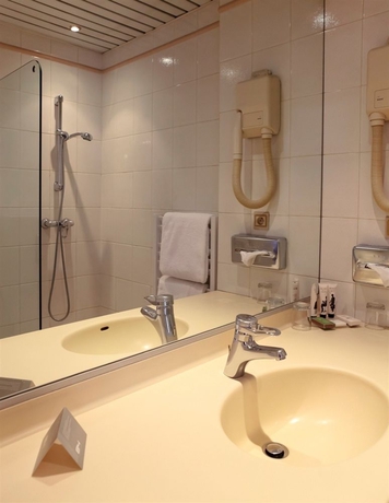 Imagen de la habitación del Hotel B4 Grand Hotel Lyon. Foto 5