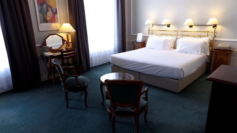 Imagen de la habitación del Hotel B4 Grand Hotel Lyon. Foto 7