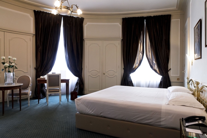 Imagen de la habitación del Hotel B4 Grand Hotel Lyon. Foto 10