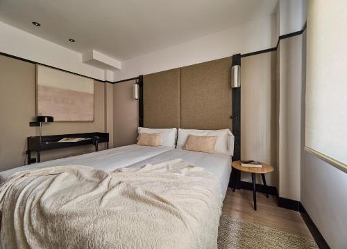 Imagen de la habitación del Hotel B48 Oviedo Ópera. Foto 3