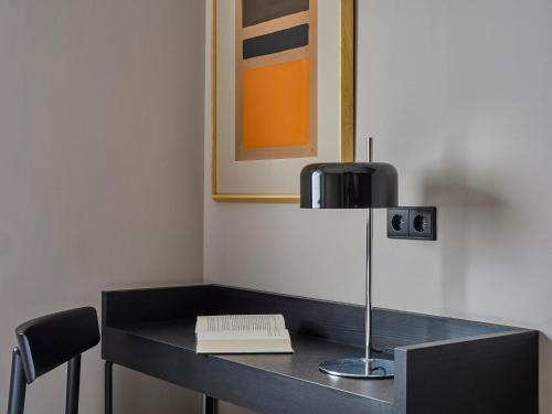 Imagen de la habitación del Hotel B48 Oviedo Ópera. Foto 10