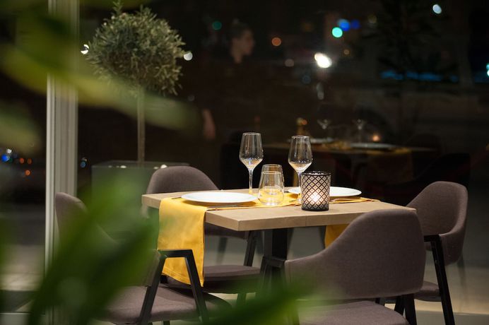 Imagen del bar/restaurante del Hotel B4b Athens Signature. Foto 2