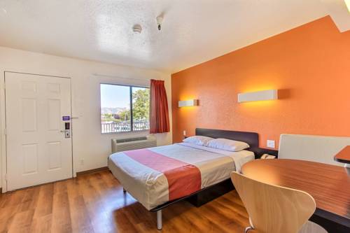 Imagen de la habitación del Hotel B5 -Watsonville. Foto 11