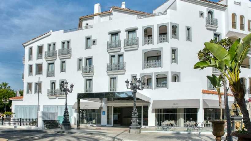 Imagen general del Hotel B51 Executive Flats Marbella Puerto Banus. Foto 4