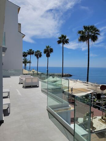 Imagen general del Hotel B51 Executive Flats Marbella Puerto Banus. Foto 5