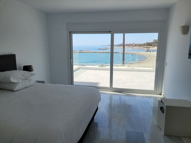 Imagen general del Hotel B51 Executive Flats Marbella Puerto Banus. Foto 7