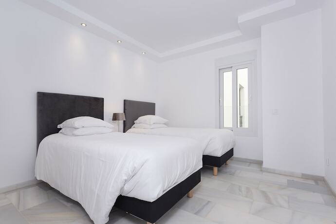Imagen de la habitación del Hotel B51 Executive Flats Marbella Puerto Banus. Foto 15