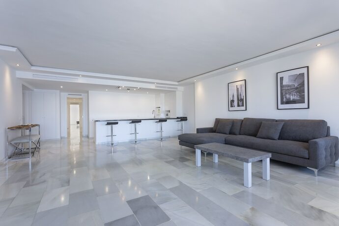 Imagen general del Hotel B51 Executive Flats Marbella Puerto Banus. Foto 8