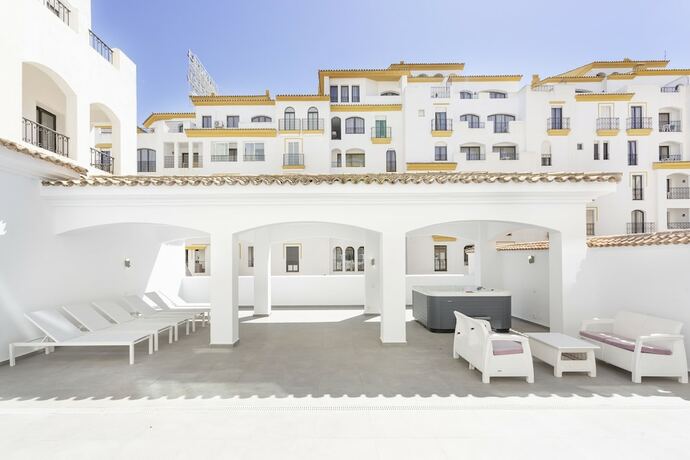 Imagen de la habitación del Hotel B51 Executive Flats Marbella Puerto Banus. Foto 17