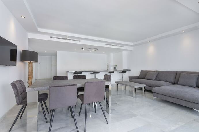 Imagen de la habitación del Hotel B51 Executive Flats Marbella Puerto Banus. Foto 19