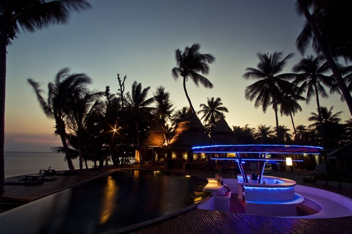 Imagen de la piscina del Hotel B52 Beach Resort. Foto 16