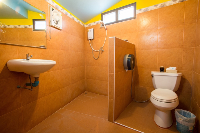 Imagen de la habitación del Hotel B52 Beach Resort. Foto 7