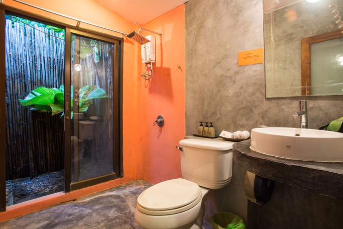 Imagen de la habitación del Hotel B52 Beach Resort. Foto 10