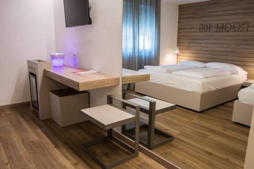 Imagen de la habitación del Hotel B612. Foto 8