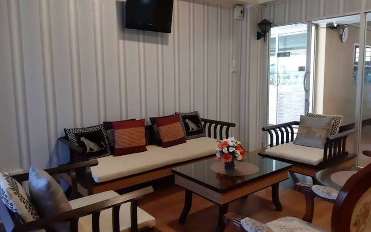 Imagen de los interiores del Hotel B9 Airport Resident. Foto 19