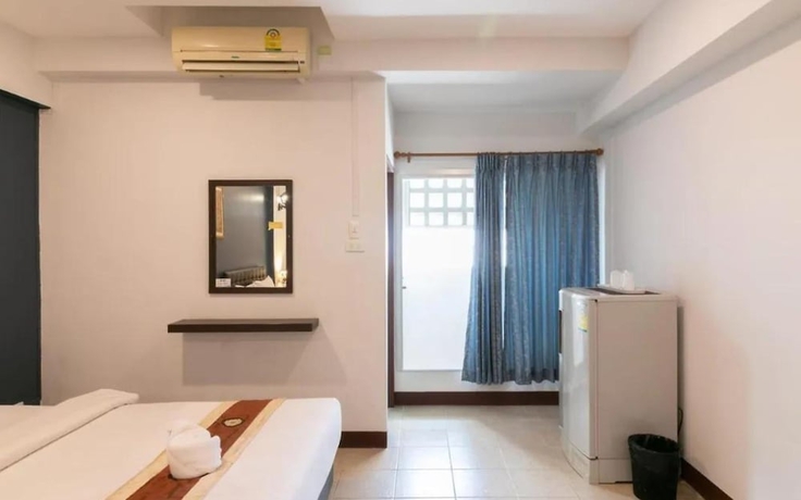 Imagen de la habitación del Hotel B9 Airport Resident. Foto 14