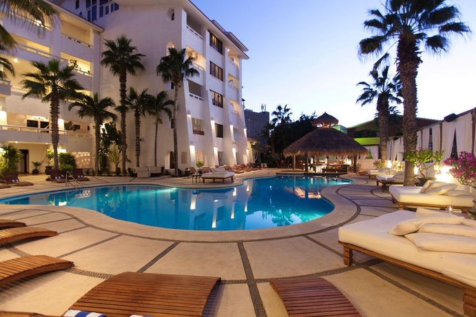 Imagen de la piscina del Hotel BAHIA, Cabo San Lucas. Foto 13