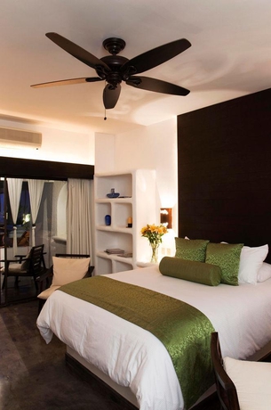 Imagen de la habitación del Hotel BAHIA, Cabo San Lucas. Foto 7