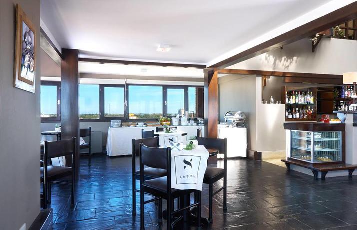 Imagen del bar/restaurante del Hotel BAHIA SPA & CLUB DE MAR. Foto 4