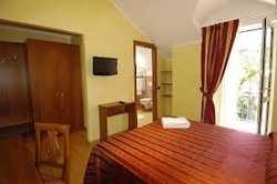 Imagen de la habitación del Hotel BAIA BLU. Foto 3