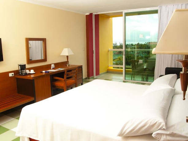 Imagen general del Hotel BARCELO SOLYMAR. Foto 4