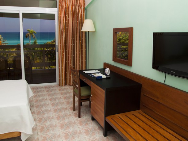 Imagen general del Hotel BARCELO SOLYMAR. Foto 8