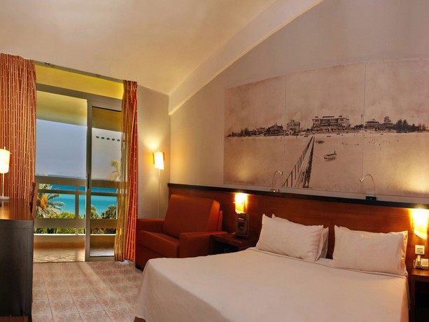 Imagen general del Hotel BARCELO SOLYMAR. Foto 10