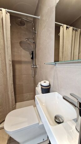 Imagen general del Hotel BARCELONA PR GUESTHOUSE. Foto 2