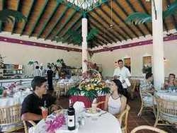 Imagen del bar/restaurante del Hotel BARCELÓ NUEVA TOLEDO SUITES &. Foto 3