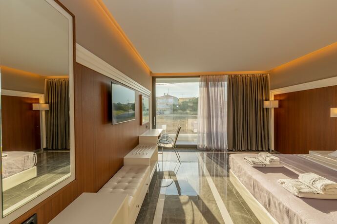 Imagen general del Hotel BARETI BOUTIQUE HOTEL, Kasandra. Foto 5