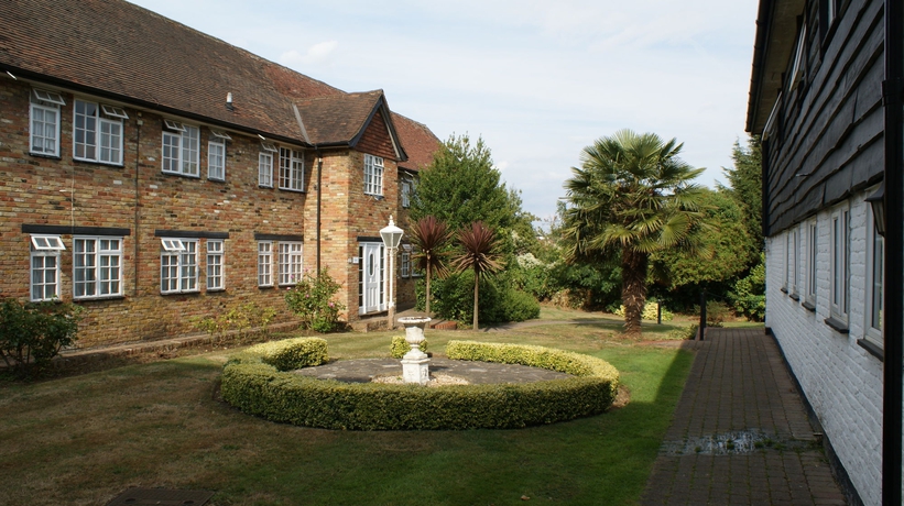 Imagen de los exteriores del Hotel BARN. Foto 4