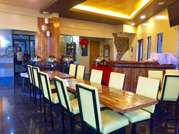 Imagen del bar/restaurante del Hotel BASIC ROOMS HOTEL. Foto 4