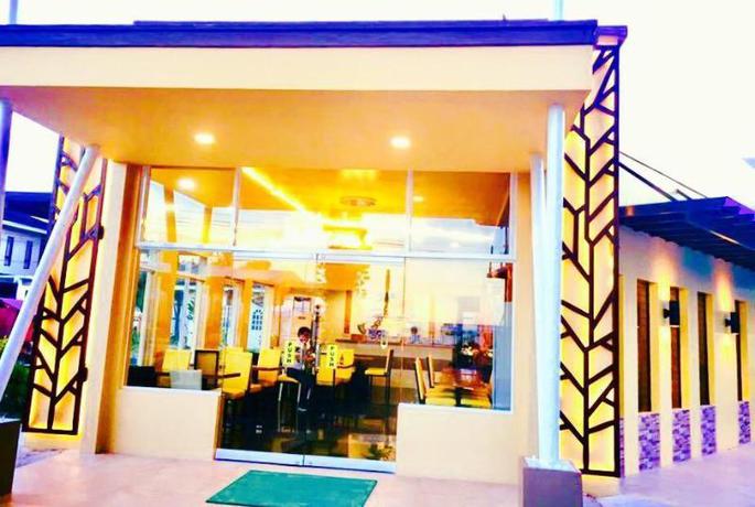 Imagen del bar/restaurante del Hotel BASIC ROOMS HOTEL. Foto 6