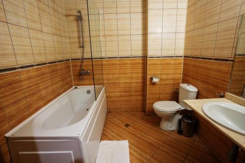 Imagen de la habitación del Hotel BATS. Foto 17