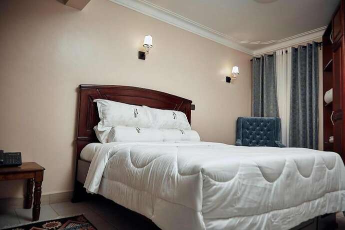 Imagen de la habitación del Hotel BAVAH AIRPORT HOTEL. Foto 8