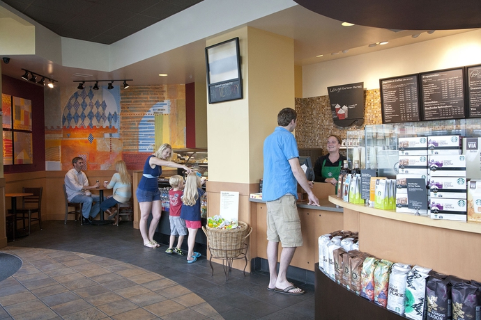 Imagen del bar/restaurante del Hotel BAY VIEW RESORT. Foto 4