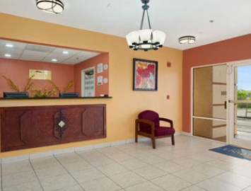 Imagen de los interiores del Hotel BAYMONT INN y SUITES ORLANDO/ UNIVERSAL AREA. Foto 6