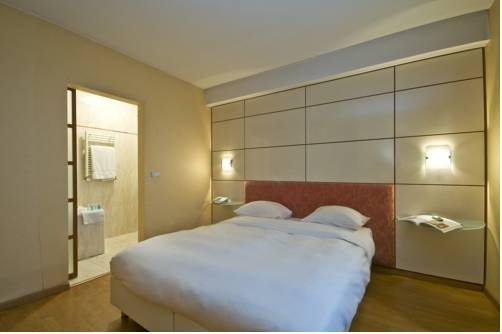 Imagen general del Hotel B-Aparthotels Louise. Foto 8