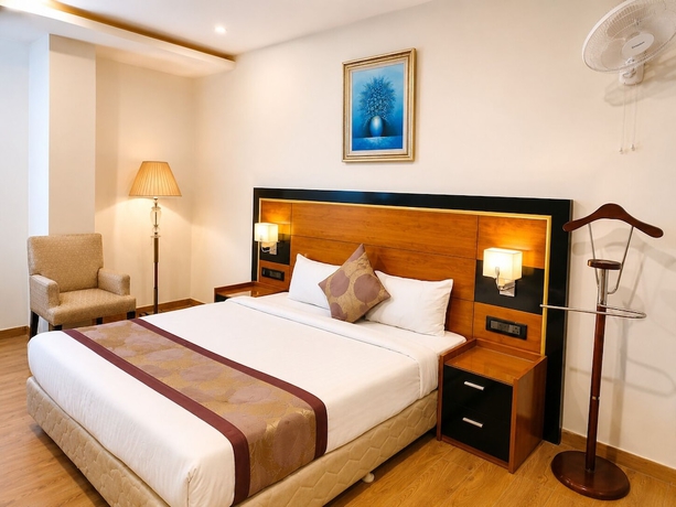 Imagen de la habitación del Hotel BB Grand Agra. Foto 7