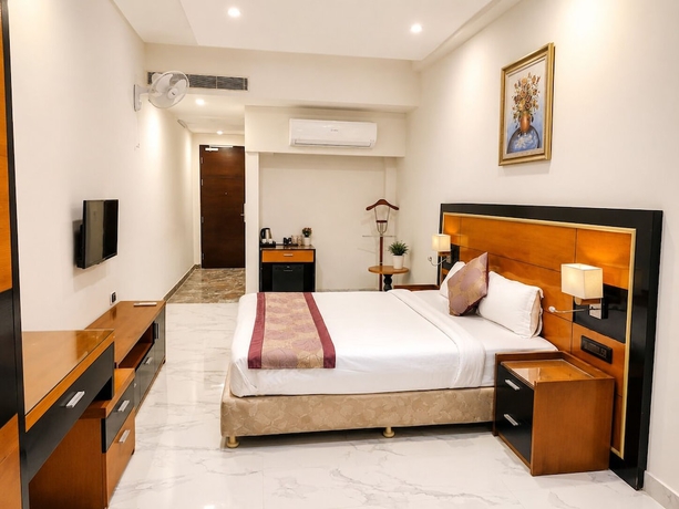 Imagen de la habitación del Hotel BB Grand Agra. Foto 13