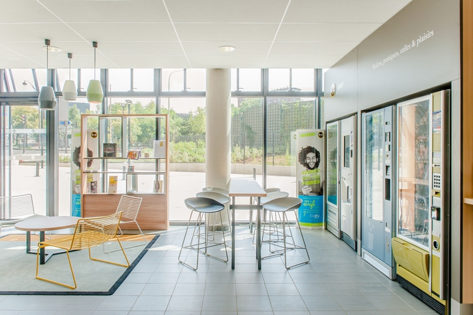 Imagen del bar/restaurante del Hotel BB Hotel Paris Porte des lilas. Foto 6