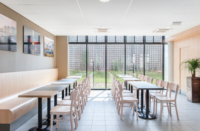 Imagen del bar/restaurante del Hotel BB Hotel Paris Porte des lilas. Foto 9