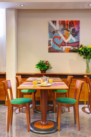 Imagen del bar/restaurante del Hotel BB Hotels Smarthotel Re Milano Nord. Foto 5