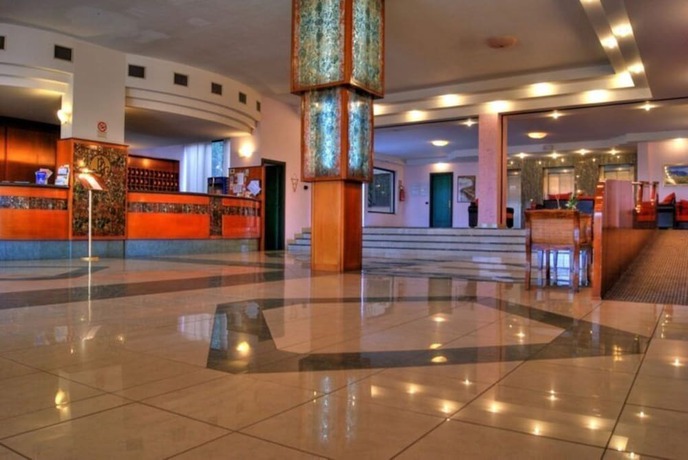 Imagen de los interiores del Hotel BB Porto Piombino. Foto 14