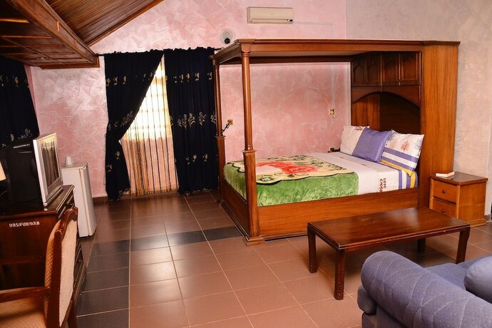 Imagen de la habitación del Hotel BBS Diamond Suites. Foto 15